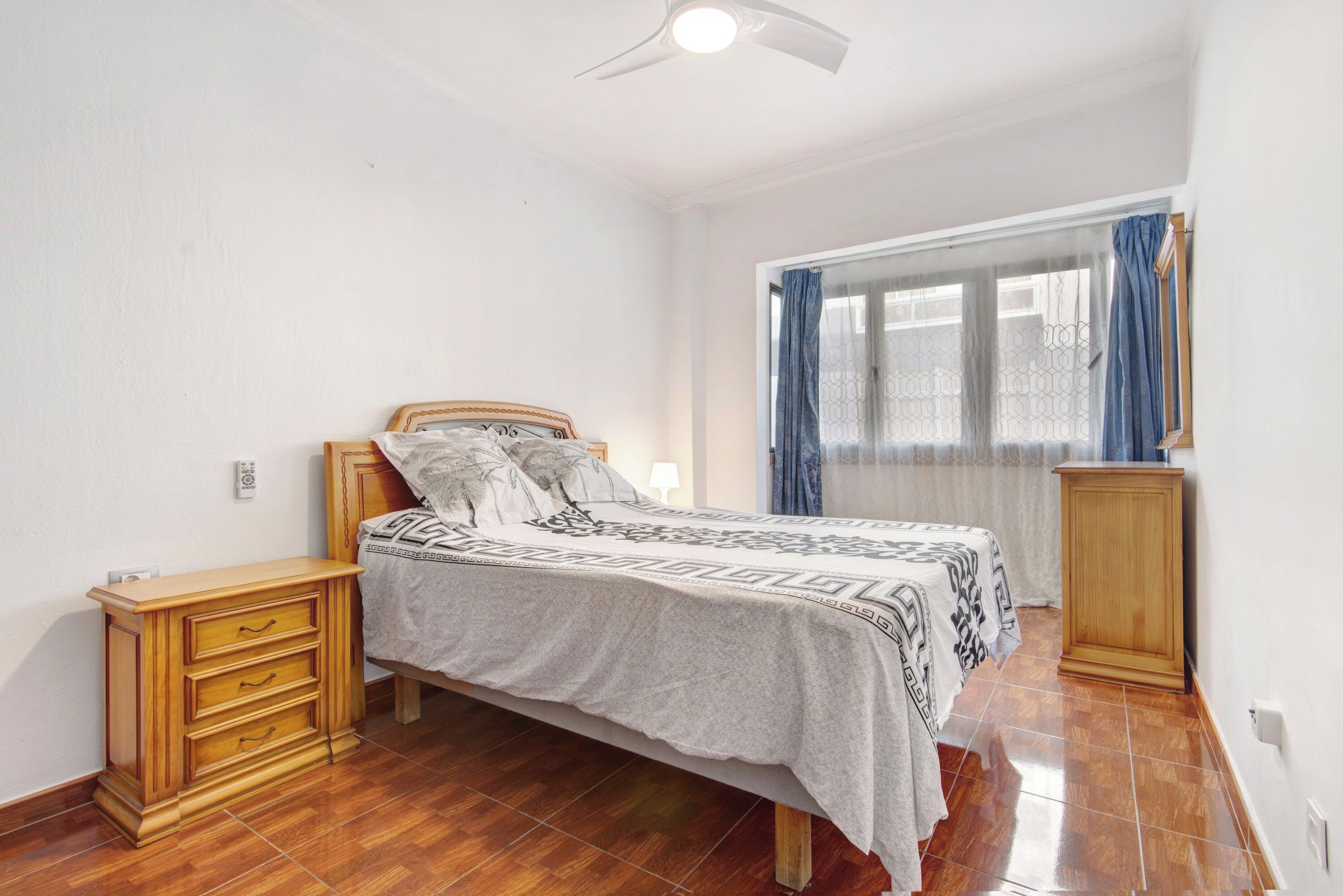 2 slaapkamers, een strijkplank/strijkijzer, gratis wifi, beddengoed