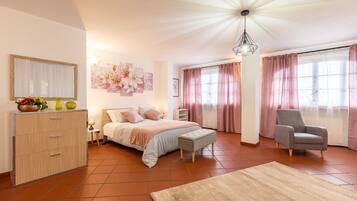 1 chambre, fer et planche Ă repasser, Wi-Fi gratuit, draps fournis