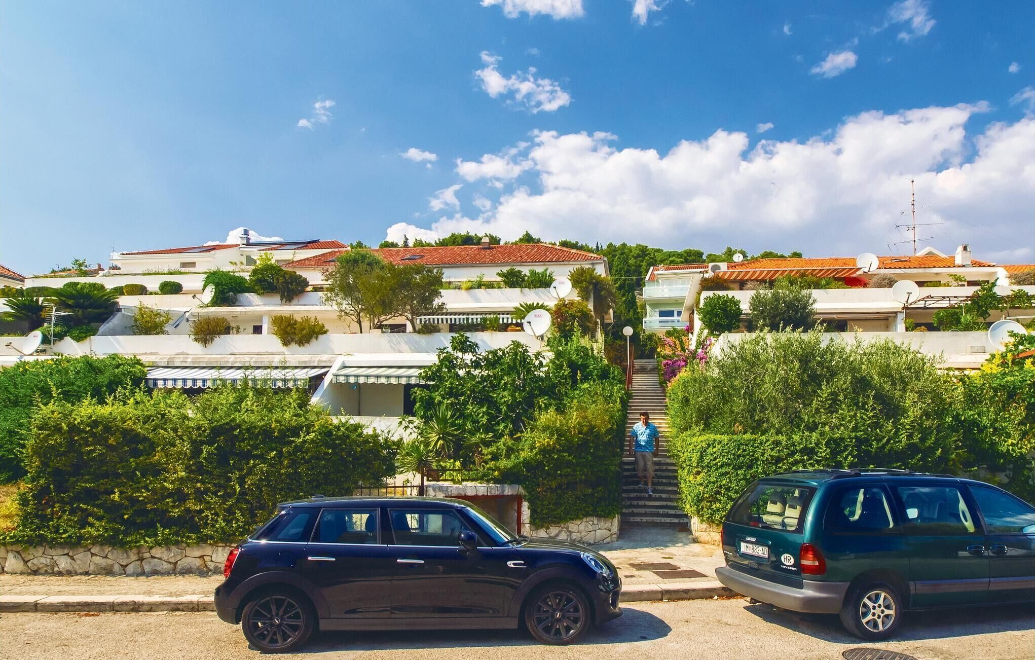 المنطقة المحيطة بالمنشأة