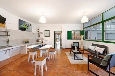 Country House 'Finca Candelario SC de La Palma' with Mountain Views and Private Terrace