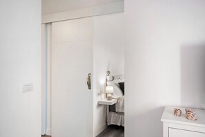 1 soverom, strykejern/-brett, wi-fi (inkludert) og sengetøy