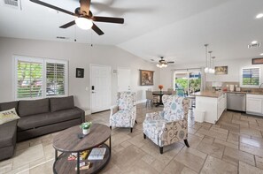 Smart TV, fireplace, table tennis