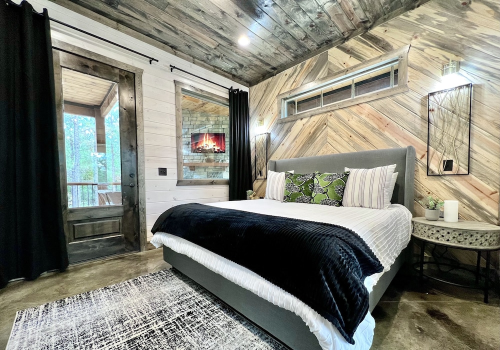 New Modern CabinHot tubSlideBalconyBroken Bow, Oklahoma McCurtain County Vrbo