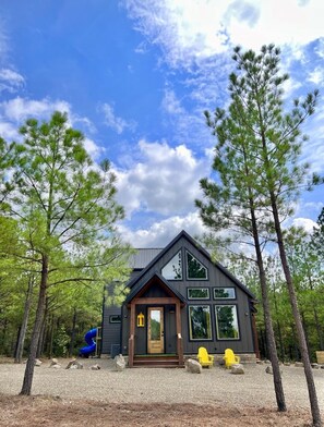 Exterior - Fall Fun, Disk Golf, Hot Tub, Play set (Broken Bow)