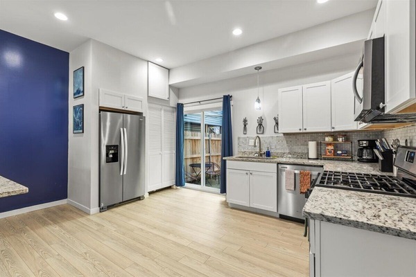 Frigorífic, microones, forn i placa de cuina