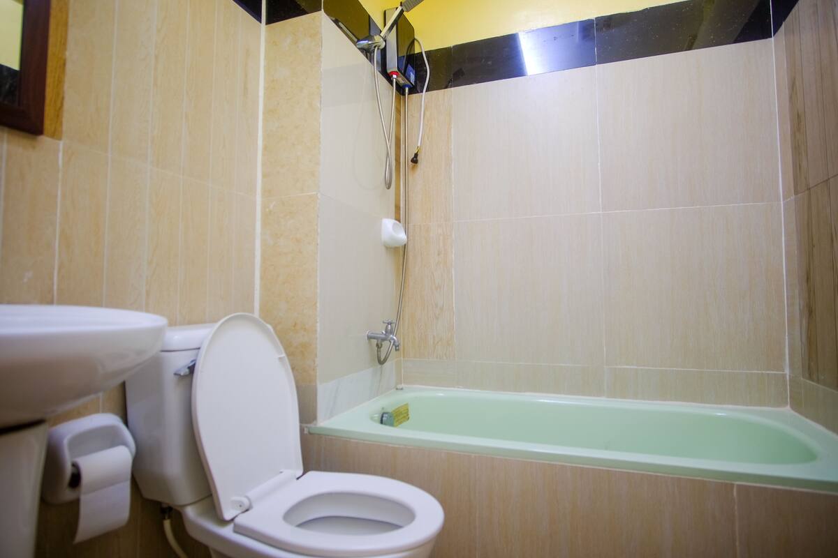 comfort double or twin room | bathroom