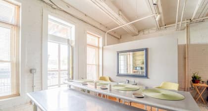 Modern Urban Stay Dtwn Apt