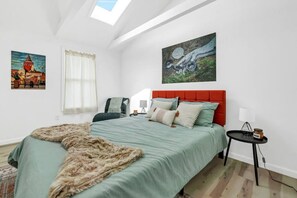 4 bedrooms, desk, iron/ironing board, WiFi