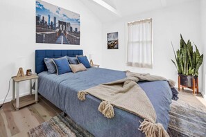 4 bedrooms, desk, iron/ironing board, WiFi