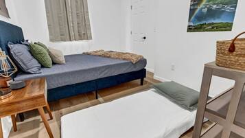 3 Schlafzimmer, BĂŒgeleisen/BĂŒgelbrett, WLAN, BettwĂ€sche