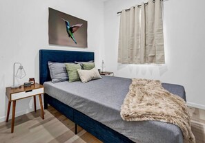 3 soverom, strykejern/-brett, wi-fi og sengetøy