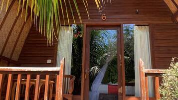 Bungalow Supérieur, 1 trÚs grand lit | 1 chambre, Wi-Fi gratuit, draps fournis