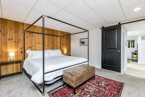 1 bedroom, desk, free WiFi, bed sheets