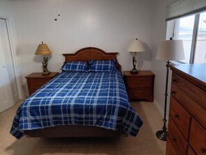 2 bedrooms, desk, free WiFi, bed sheets