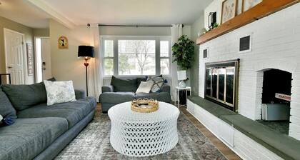 Cozy 4BR home, walk to track/downtown, private yard w/ patio