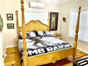 2 bedrooms, bed sheets - Sleep up to 10 guests in Utila apt with Caribbean Ocean views (Utila)