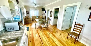 Interior - Sleep up to 10 guests in Utila apt with Caribbean Ocean views (Utila)