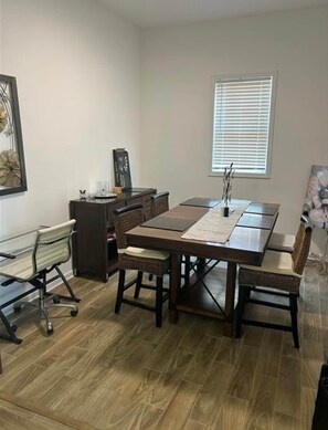 Dining - Large Beautiful Home 1 Mile from the Superdome (New Orleans)