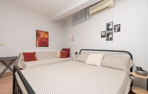 Free WiFi, bed sheets - Amazing apartment in Baska Voda (Baska Voda)