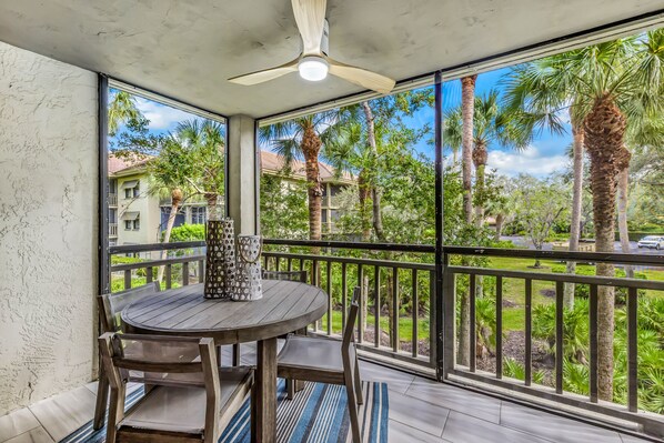 Outdoor dining - Coastal Elegance in Wild Pines! Pool, Tennis, Shopping, NEW Beach Park Fall '25 (Bonita Springs)