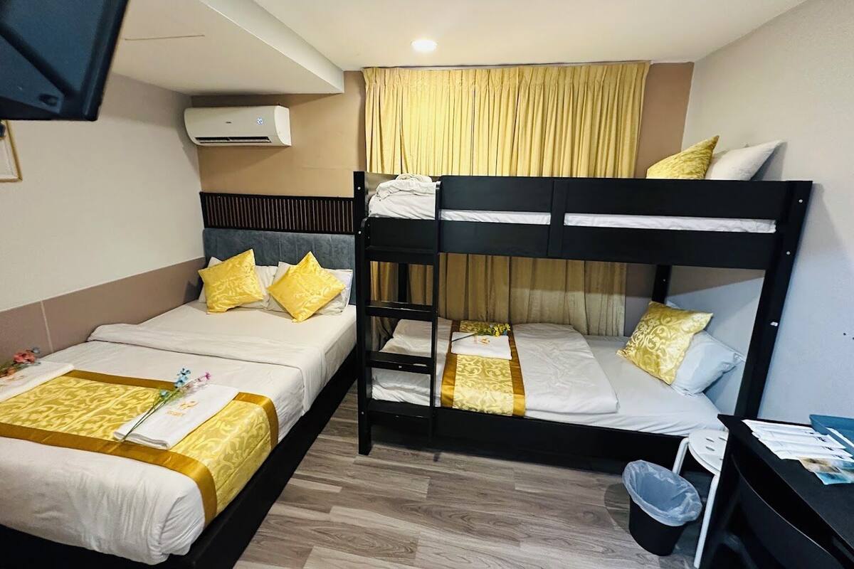 Family Quadruple Room, Multiple Beds, Non Smoking, City View | Premium bedding, Select Comfort beds, desk, WiFi (free)