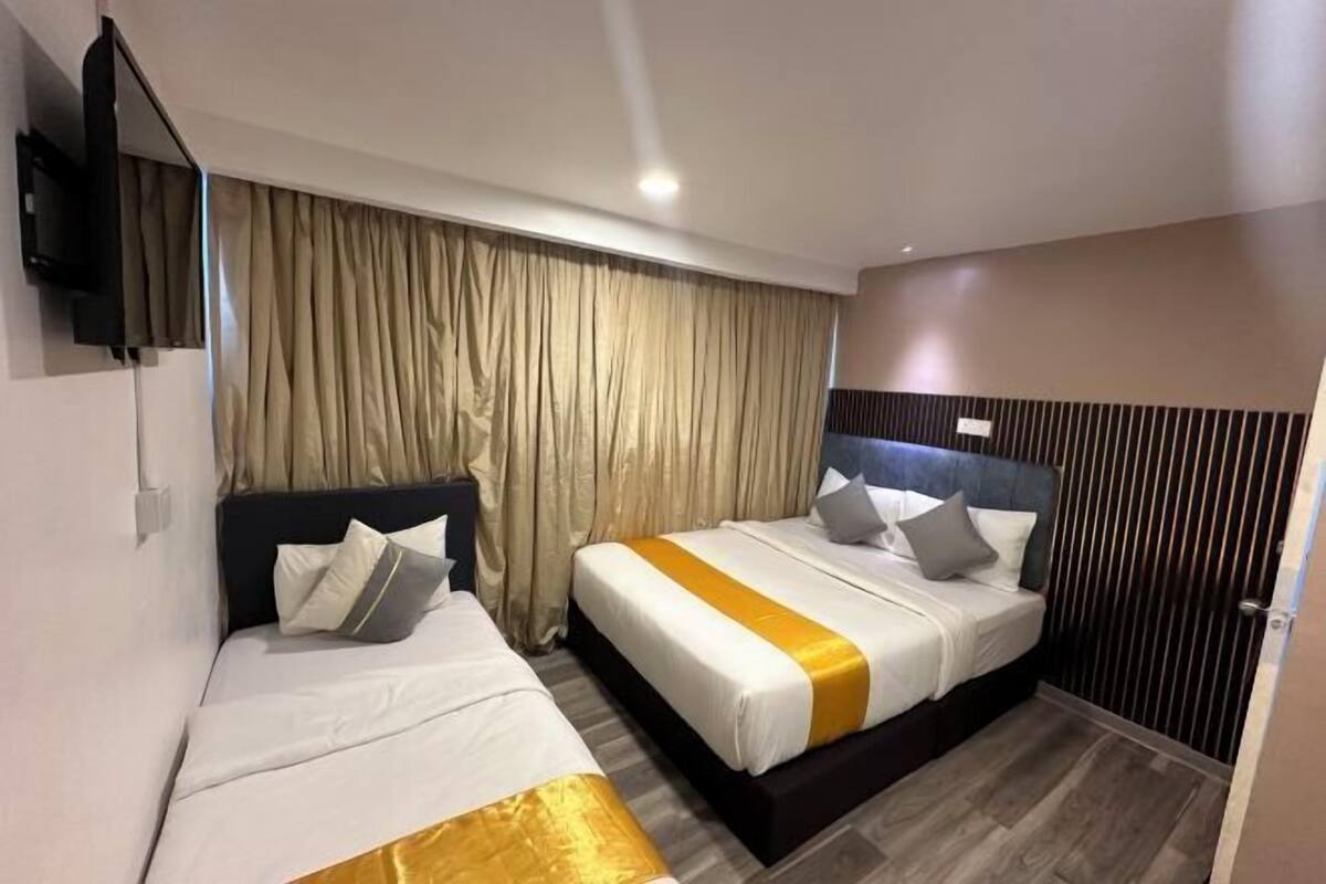 Roupas de cama premium, camas Select Comfort, escrivaninha