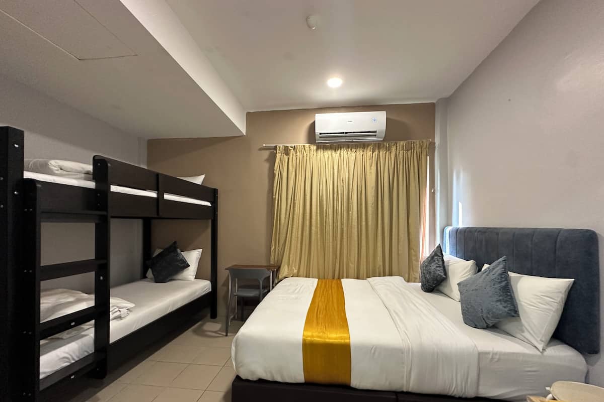 Premium bedding, Select Comfort beds, desk, free WiFi