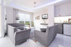 Deluxe Apartment | 2 bedrooms, hypo-allergenic bedding, iron/ironing board