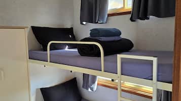 Piccadilly Cottage | 2 bedrooms, bed sheets