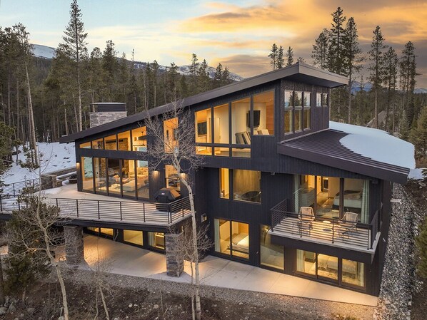Exterior - NEW The Overlook: Once-in-a-lifetime Views, Hot Tub, Seclusion + 3 miles to Breck (Blue River)
