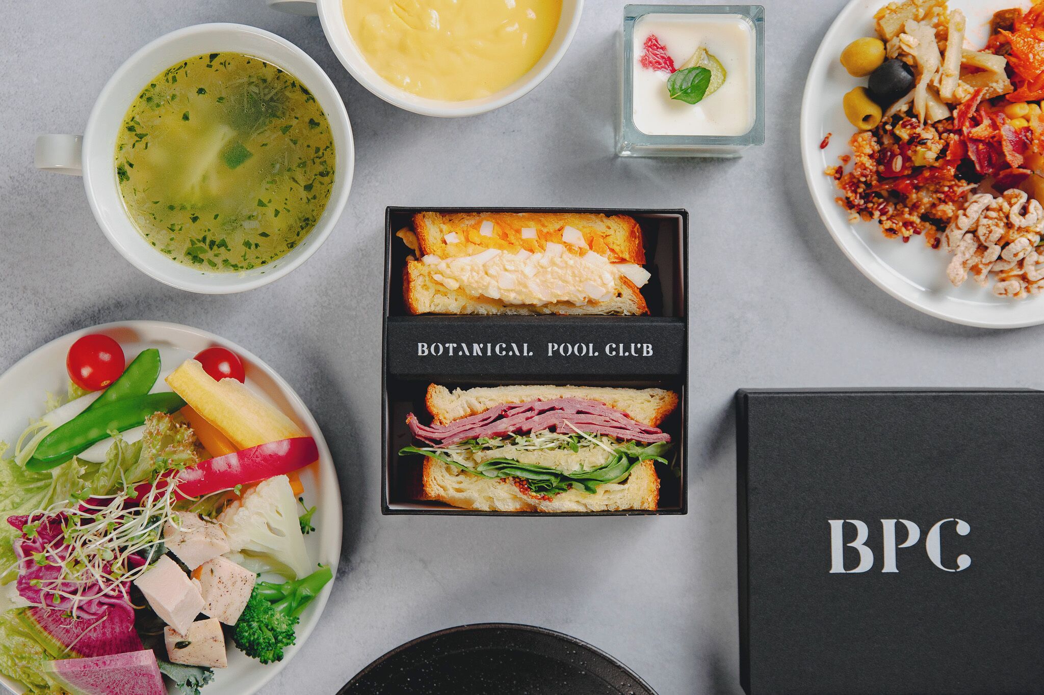 包含每日自助早餐