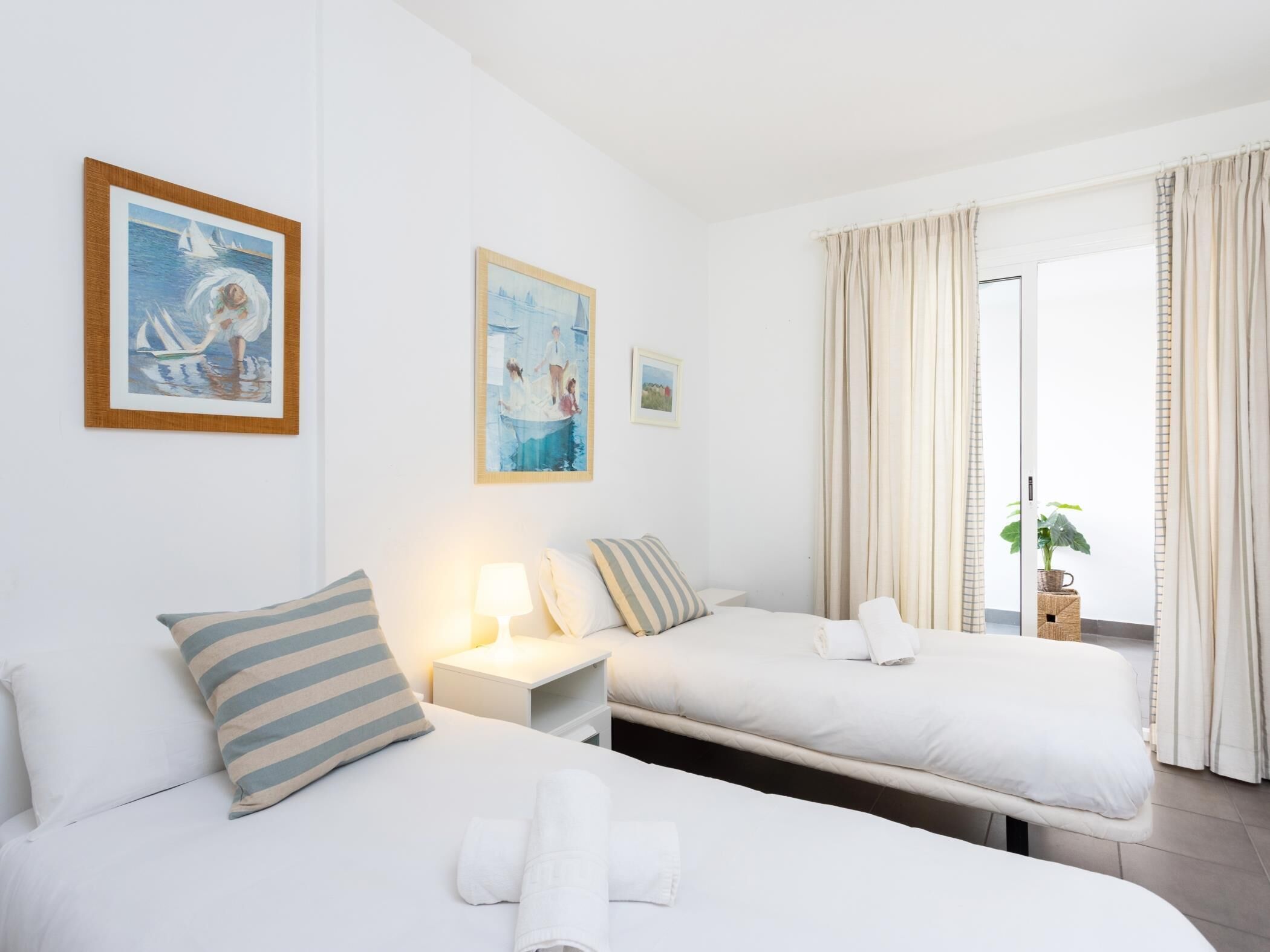 3 chambres, fer et planche à repasser, accès Internet, draps fournis