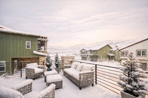 Terrace/patio - Park City Vacation, Deer Valley East | 10 Minutes to Gondola | Private Hot Tub, Private Garage (Daniel)