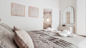 2 slaapkamers, een strijkplank/strijkijzer, internet, beddengoed