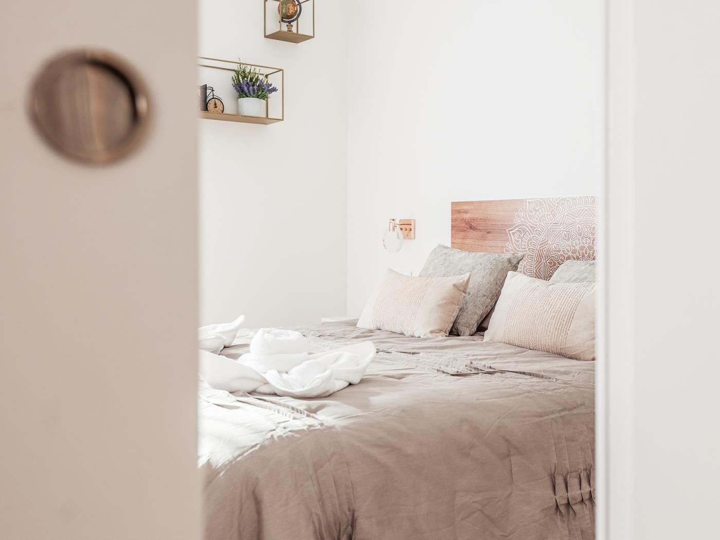 2 chambres, fer et planche à repasser, accès Internet, draps fournis