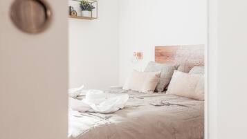 2 chambres, fer et planche à repasser, accès Internet, draps fournis