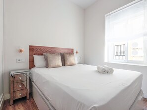 2 chambres, fer et planche à repasser, accès à Internet, literie fournie