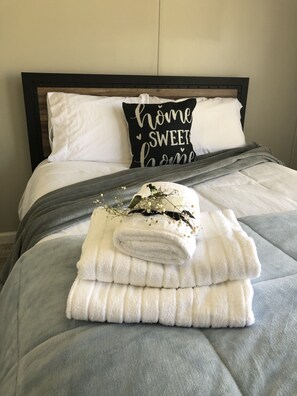 3 室のベッドルーム、デスク、アイロン / アイロン台、WiFi (無料)