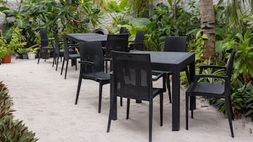 Khu ẩm thực ngoài trời