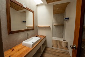 Bathroom - Island Zephyr (Goidhoo)