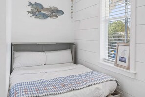 Unclassified image, 4 of 63, button