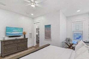 5 bedrooms, desk, iron/ironing board, WiFi