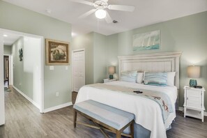 3 soverom, strykejern/-brett, reiseseng for barn og wi-fi