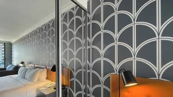 1 bedroom, desk, WiFi, bed sheets