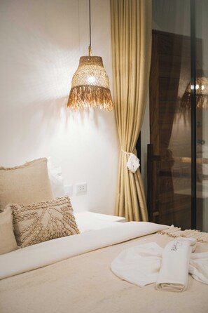 2 chambres, coffres-forts dans les chambres, décoration personnalisée