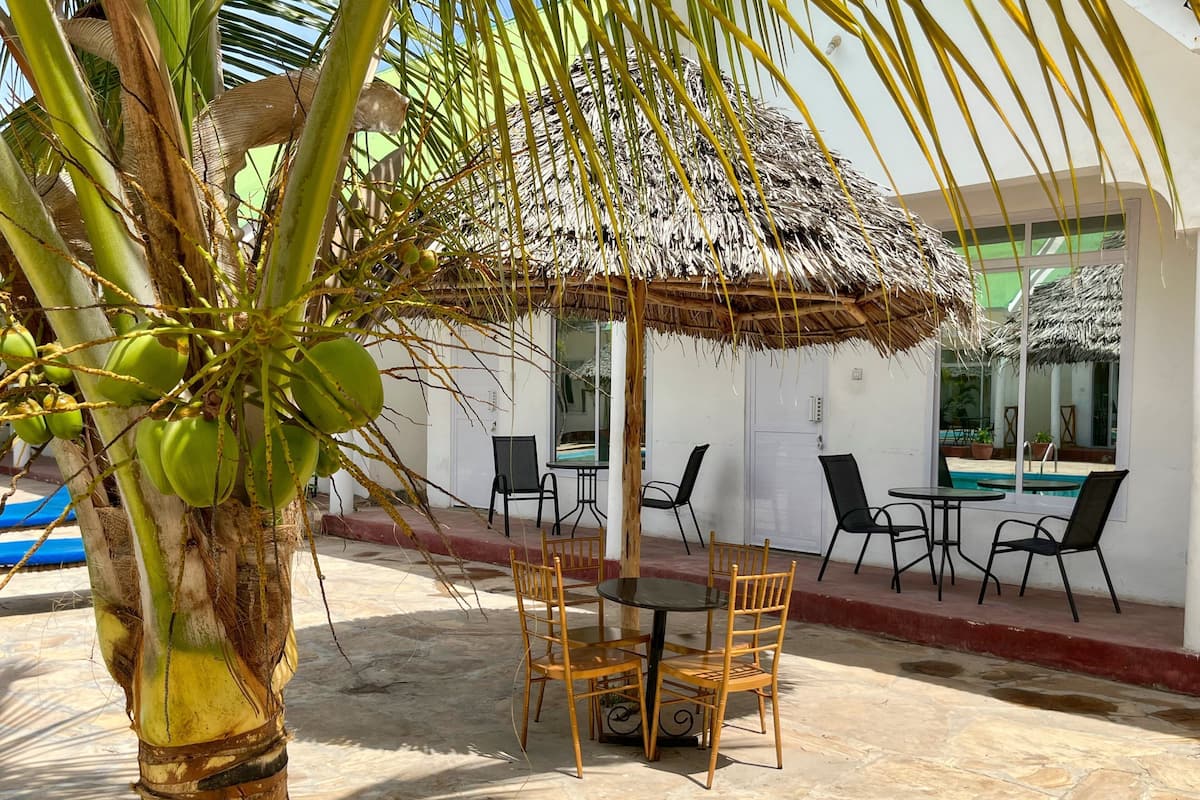 Comfort Room, 2 Single Beds, Pool View