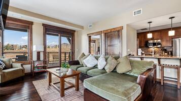 Smart-tv, pejs, bordfodbold, bøger