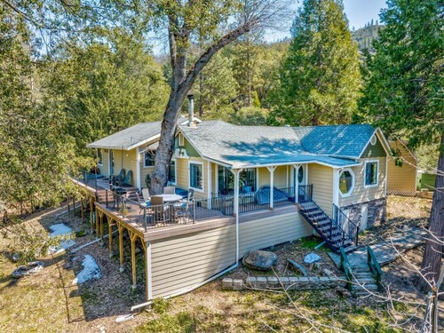 Cedar Ridge/Hot Tub/BBQ/Sleeps 8