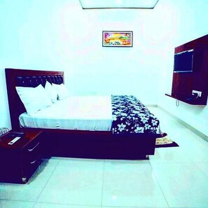 Deluxe Room | 1 bedroom, free WiFi