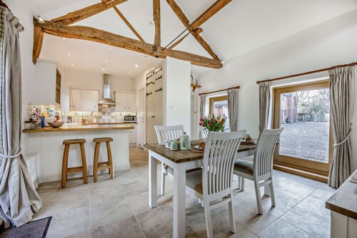 Two bedroom barn conversion in the Cotswolds - The Byres